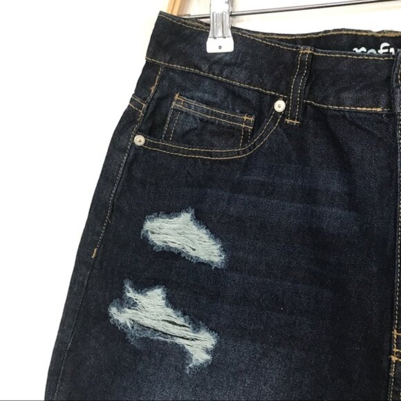 Charlotte Russe Refuge distressed mom shorts Sz 11 - Picture 4 of 7